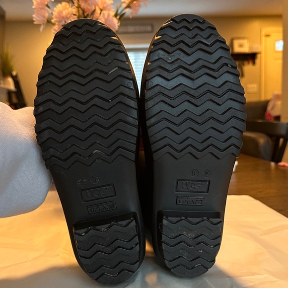 UGG Women's Shelby Matte Rain Boots Black Rubber Size 9 - Picture 7 of 10